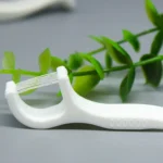 50Pcs Dental Floss Stick - Image 4